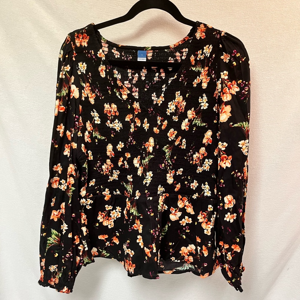 NWOT Old Navy size large black with peach flowers